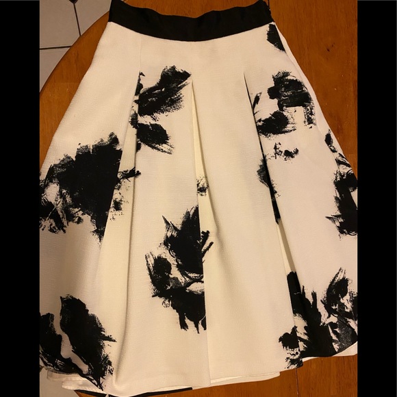 White House Black Market Skirt Size 2 Petite - Picture 2 of 9
